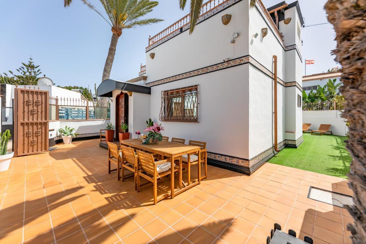 Villa Corralejo Bay Beachfront Corralejo By Holidays Home Esterno foto