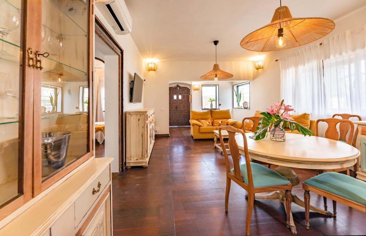 Villa Corralejo Bay Beachfront Corralejo By Holidays Home Esterno foto