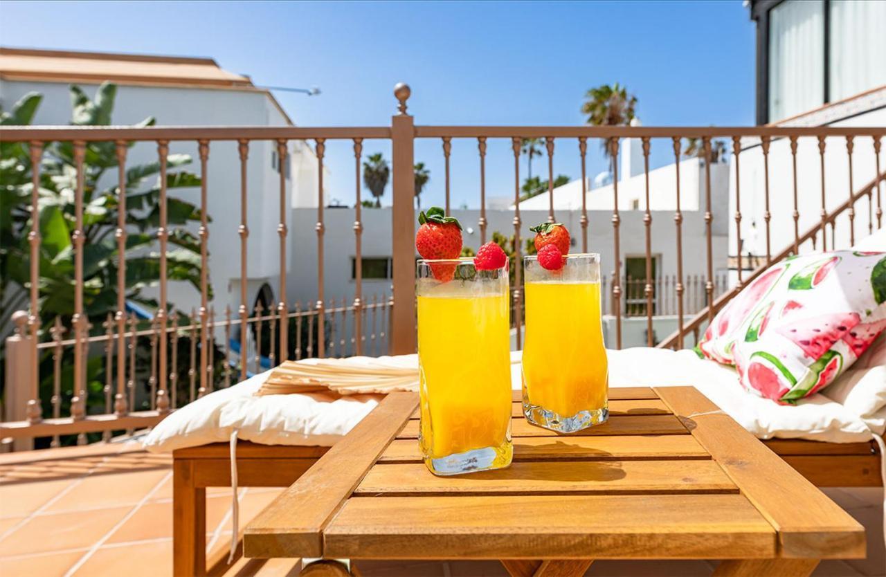 Villa Corralejo Bay Beachfront Corralejo By Holidays Home Esterno foto