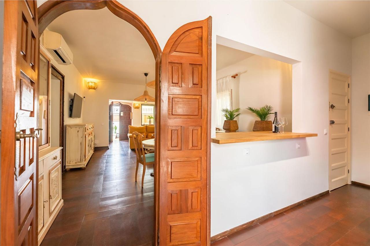 Villa Corralejo Bay Beachfront Corralejo By Holidays Home Esterno foto