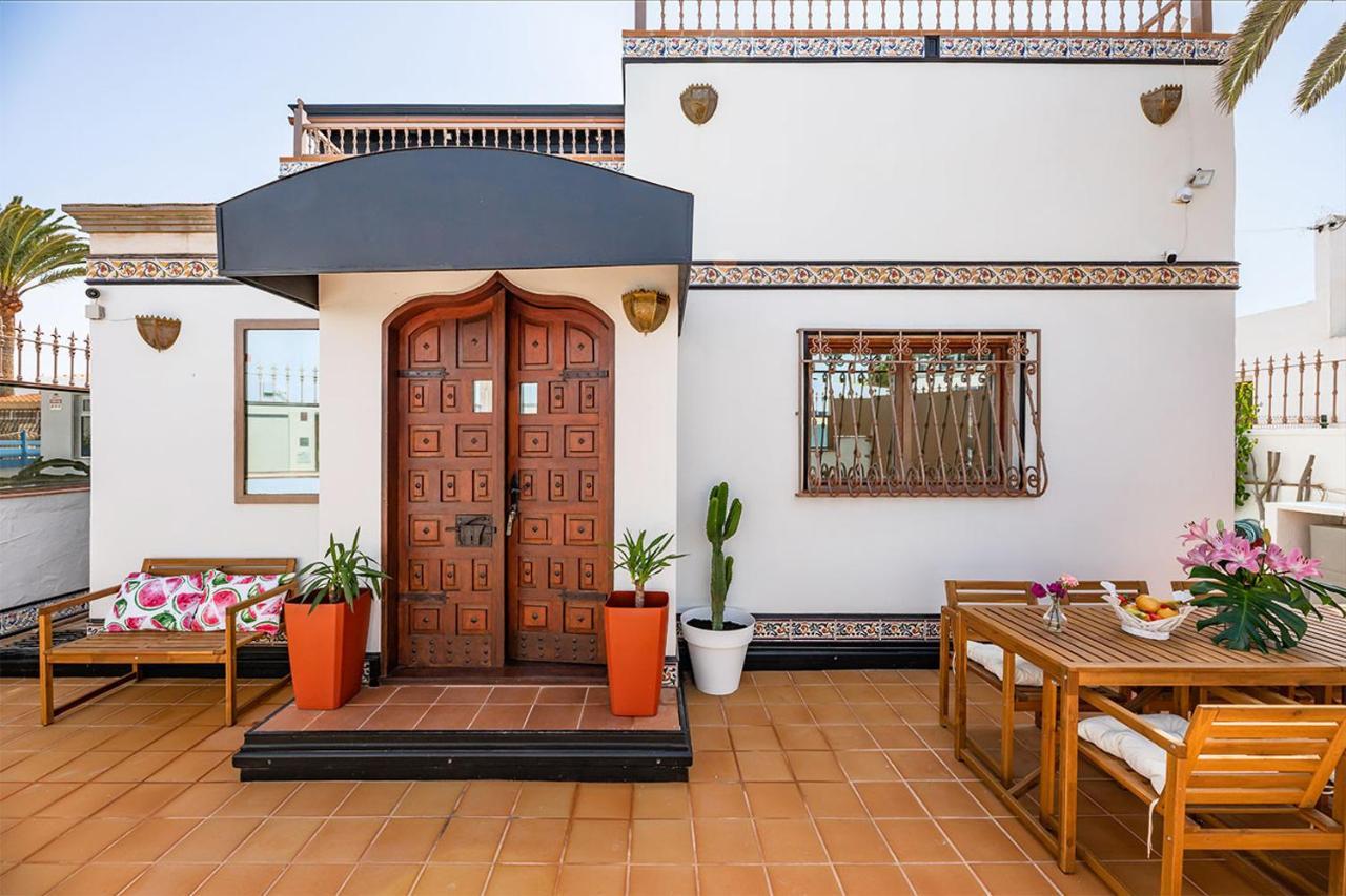 Villa Corralejo Bay Beachfront Corralejo By Holidays Home Esterno foto